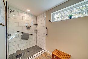 < 9 Mi to Dtwn Tulsa: Lovely Home w/ Yard & Deck!