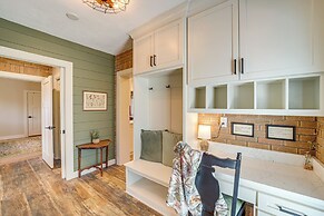 < 9 Mi to Dtwn Tulsa: Lovely Home w/ Yard & Deck!