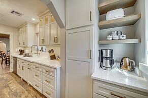 < 9 Mi to Dtwn Tulsa: Lovely Home w/ Yard & Deck!