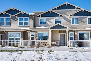 10 Mi to Fort Carson: Newly Built Townhome!
