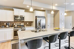 10 Mi to Fort Carson: Newly Built Townhome!