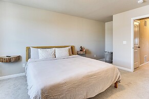 10 Mi to Fort Carson: Newly Built Townhome!