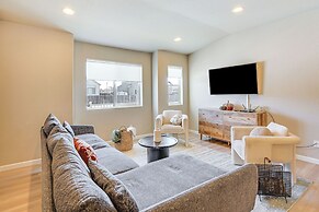 10 Mi to Fort Carson: Newly Built Townhome!