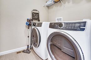 10 Mi to Fort Carson: Newly Built Townhome!