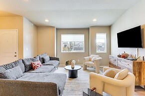 10 Mi to Fort Carson: Newly Built Townhome!