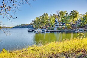 Lake Hamilton Escape w/ Dock & Waterfront Views!