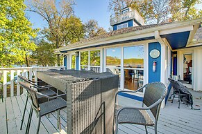 Lake Hamilton Escape w/ Dock & Waterfront Views!