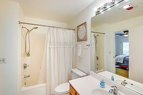 Lake Hamilton Escape w/ Dock & Waterfront Views!