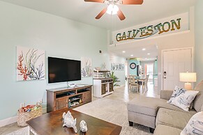 Steps to Beach: Ocean-view Galveston Condo!