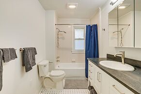 Walk to Beach & Lake Michigan: Manistee Bliss!