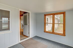 Walk to Beach & Lake Michigan: Manistee Bliss!