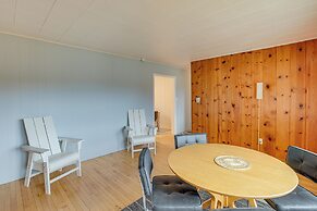 Walk to Beach & Lake Michigan: Manistee Bliss!