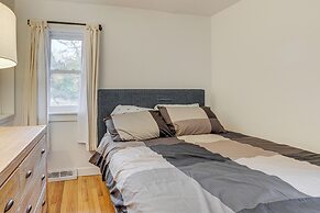 Walk to Beach & Lake Michigan: Manistee Bliss!