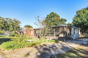 7 Mi to Pensacola Beach: Home w/ Pet-friendly Yard