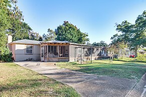 7 Mi to Pensacola Beach: Home w/ Pet-friendly Yard