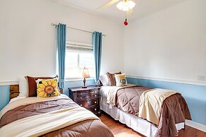 9 Mi to Downtown Fort Myers: Home w/ Lanai + Grill