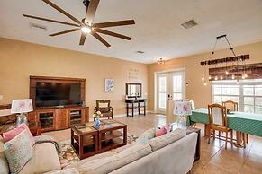 9 Mi to Downtown Fort Myers: Home w/ Lanai + Grill