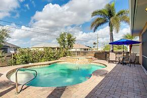 9 Mi to Downtown Fort Myers: Home w/ Lanai + Grill