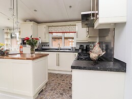 Bowland Lakes Leisure Village Lodge 16