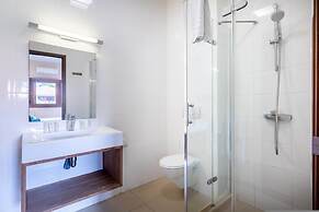 Tropical Escape With Pool and Ocean Views