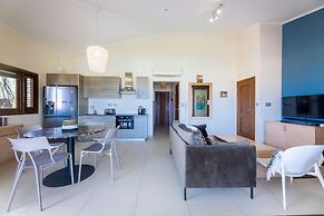 Tropical Escape With Pool and Ocean Views