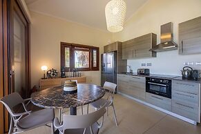 Tropical Escape With Pool and Ocean Views