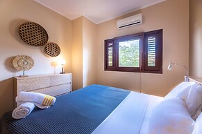 Tropical Escape With Pool and Ocean Views