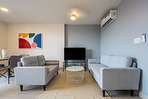 w Comfy 1BR w Perfect Balcony in Casco View