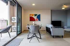 w Comfy 1BR w Perfect Balcony in Casco View