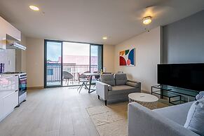 w Comfy 1BR w Perfect Balcony in Casco View