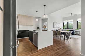 Upstay! New Renos Spacious Apartment Near Soco