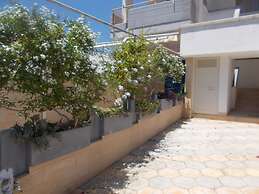 Comfortable Apartment Near the Beach