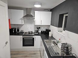 Impeccable 5-bed House in Orpington