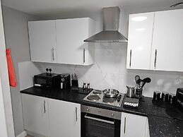 Impeccable 5-bed House in Orpington