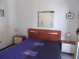 Charming Apartment Near Baia Verde Beach