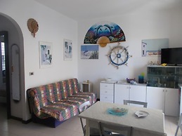 Charming Apartment Near Baia Verde Beach