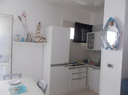 Charming Apartment Near Baia Verde Beach