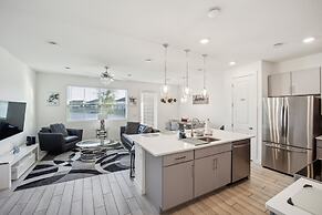 Spacious Davenport Retreat Near Disney 3 Bedroom Home