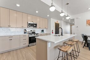 Sweet Retreat 3 Bedroom Condo