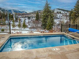 13 Waterfront Way 4 Bedroom Home