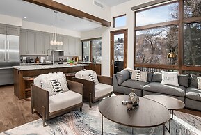 13 Waterfront Way 4 Bedroom Home