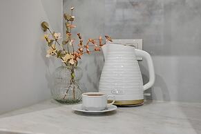 Doki Living & Foodhall by Downtown Apartments