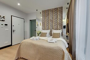 Doki Living & Foodhall by Downtown Apartments