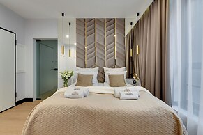 Doki Living & Foodhall by Downtown Apartments