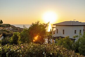 Perfect Getaway for 2 With Shared Pool