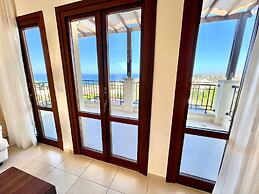 Perfect Getaway for 2 With Shared Pool