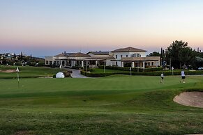 Perfect Getaway for 2 With Shared Pool