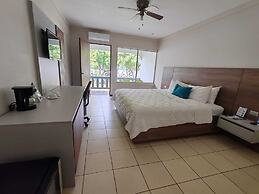 Puerto Azul Residences