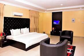 Grand Pallazo Hotel and Suites