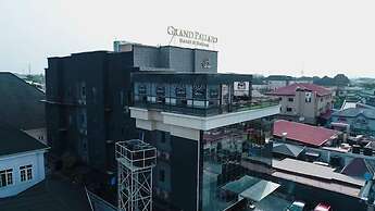 Grand Pallazo Hotel and Suites